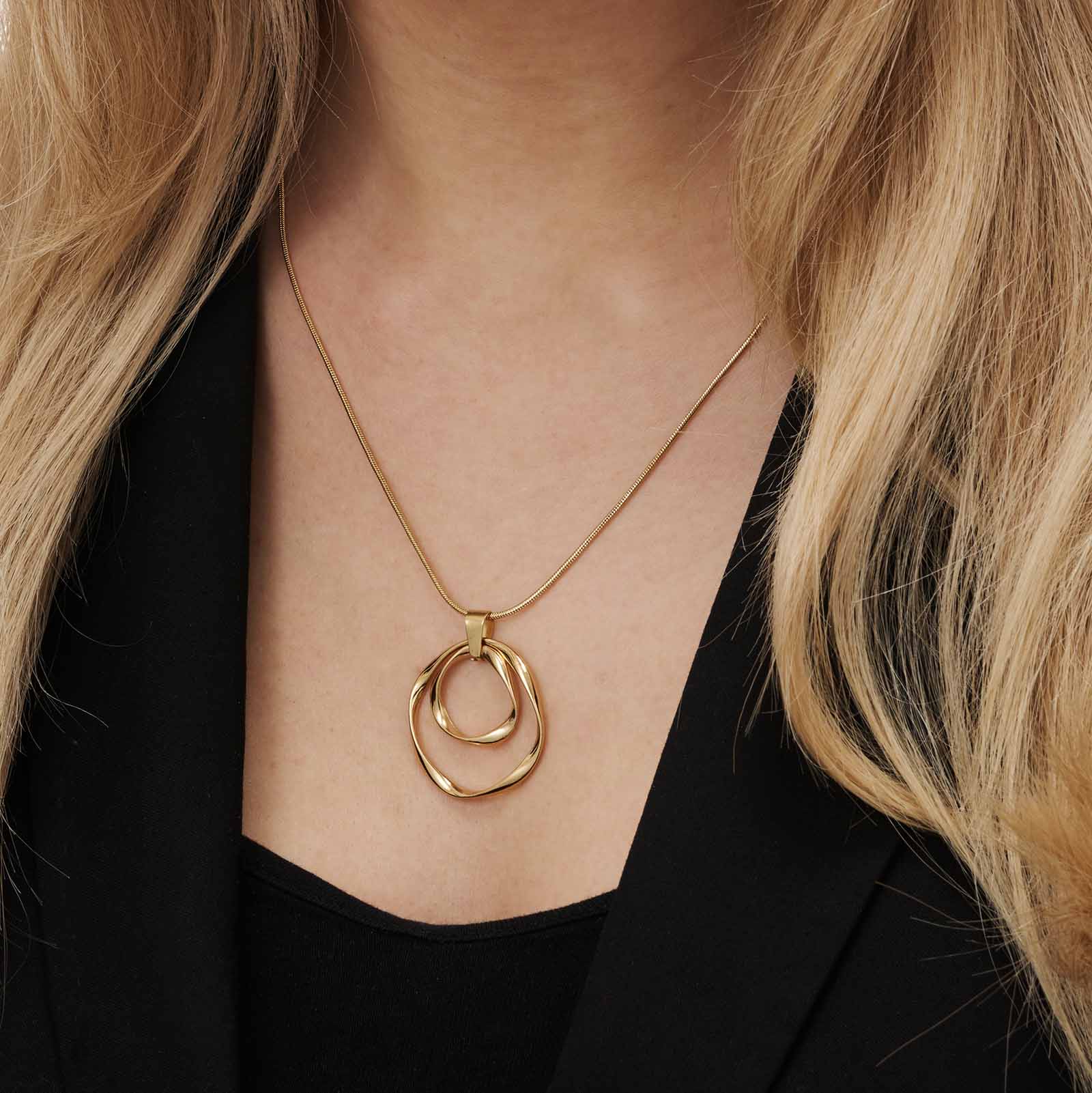 Guldfärgat halsband - vridna ringar, 60+6cm