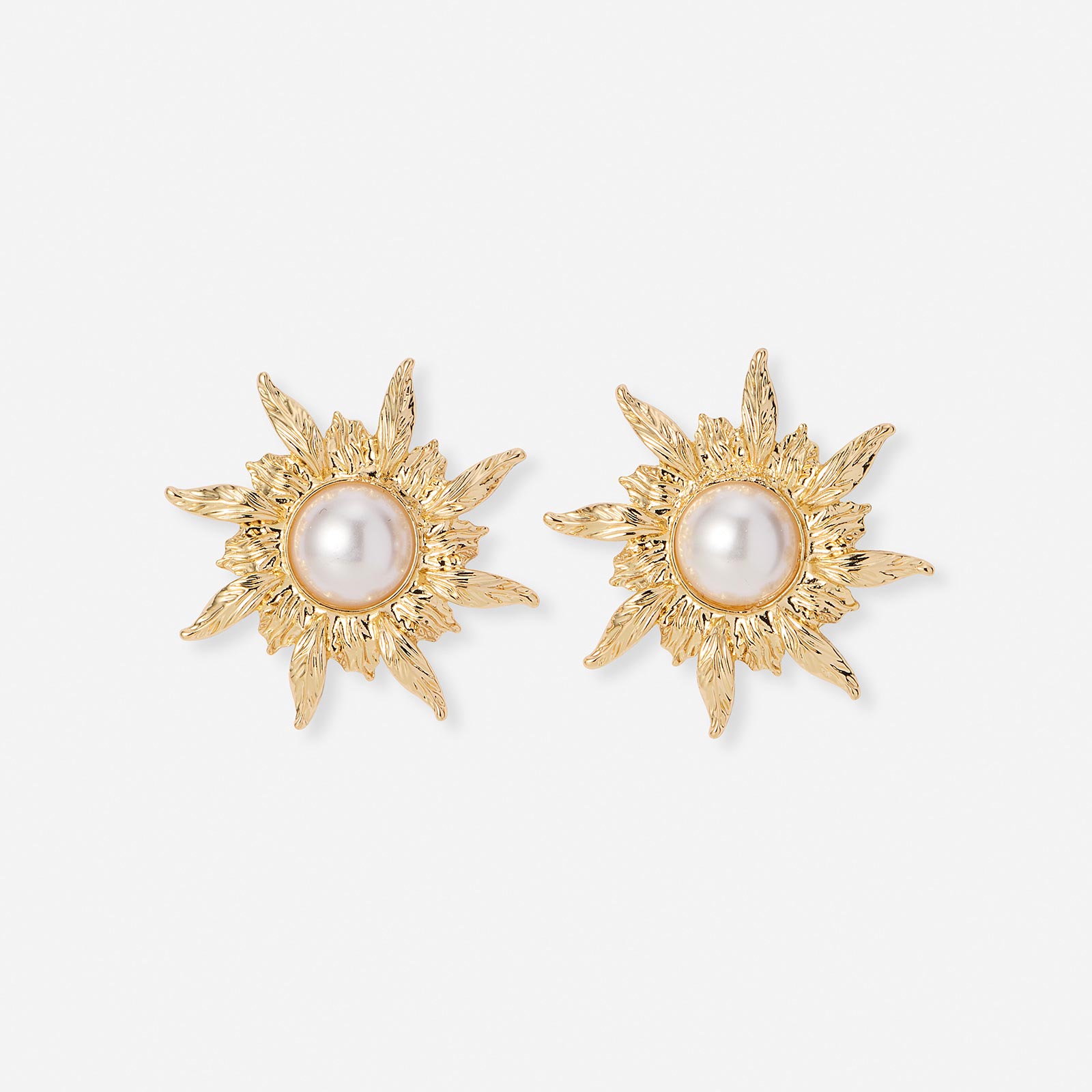 Guldfärgade örhängen - solar med pärlor