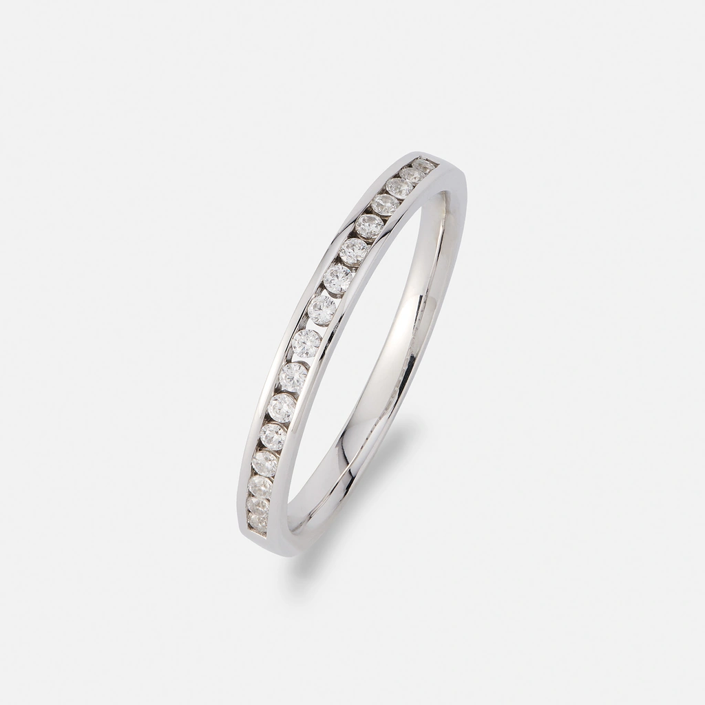 Alliansring 18k vitguld med 0,25 ct labbodlade diamanter - 16