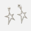 Silverfärgade örhängen, hängande stjärnor - 45x26 mm