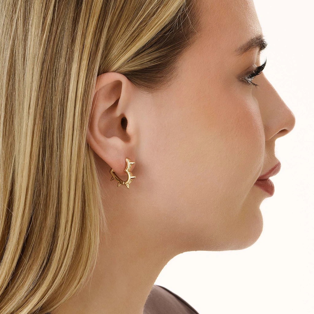 Guldfärgade örhängen, taggiga hjärtan - 20 mm