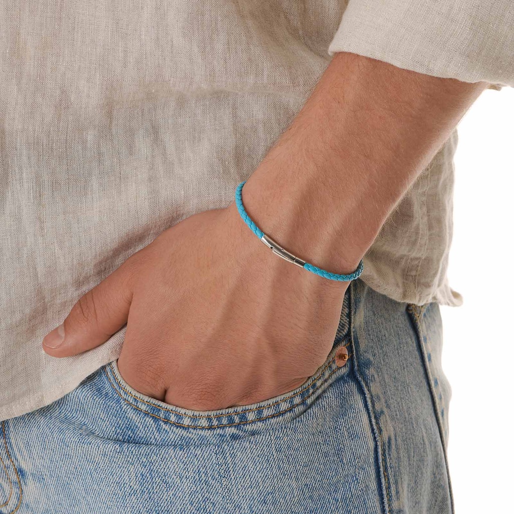 Ljusblått läderarmband med stålspänne, 19cm