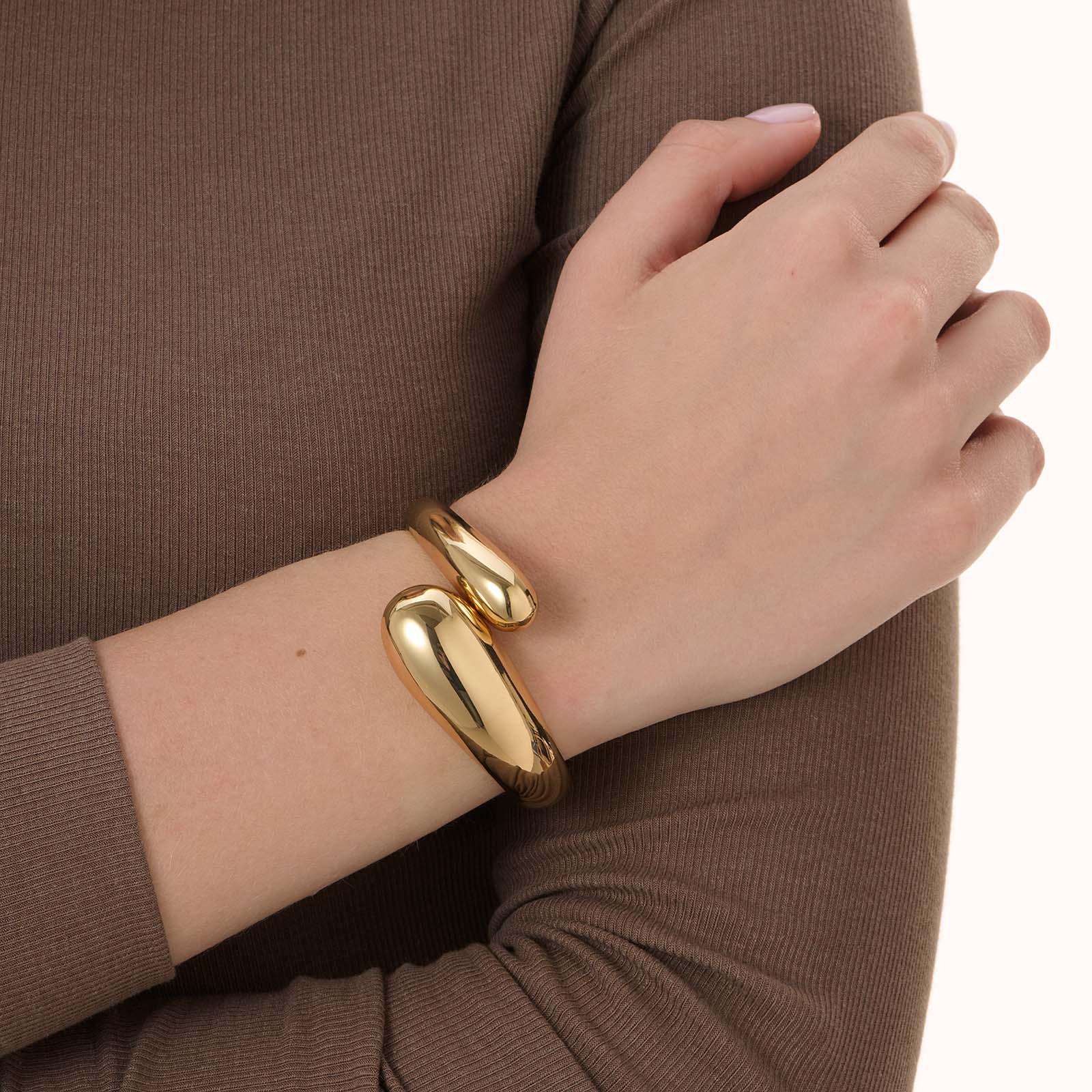 Chunky stilrent guldfärgat armband - bangle