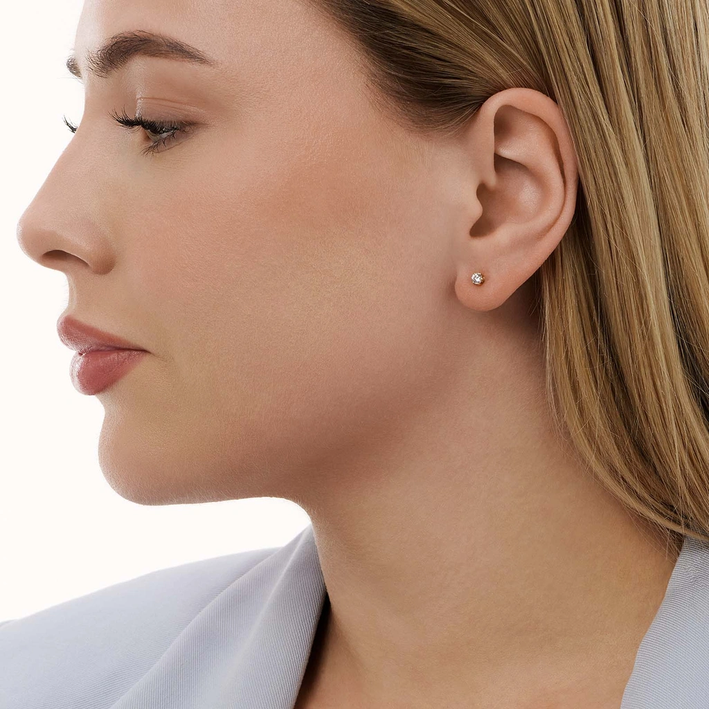 Örhängen studs 18k guld med 0,3 ct labbodlade diamanter