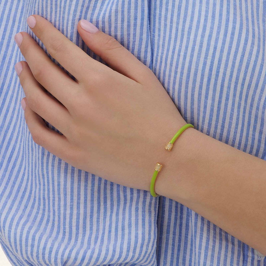 Guldpläterat armband, bangle ljusgröna detaljer - 60x50 mm