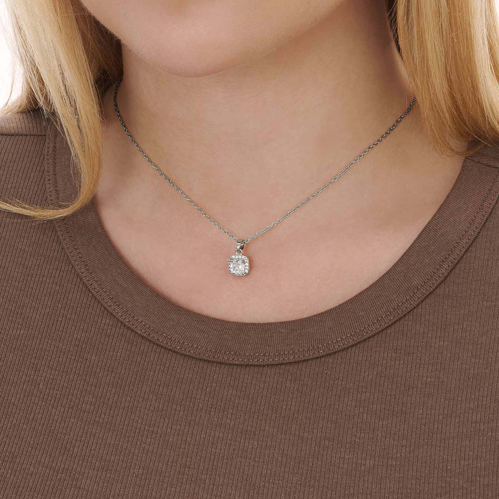 Silverfärgat halsband, fyrkantig sten med halo - 42+7 cm