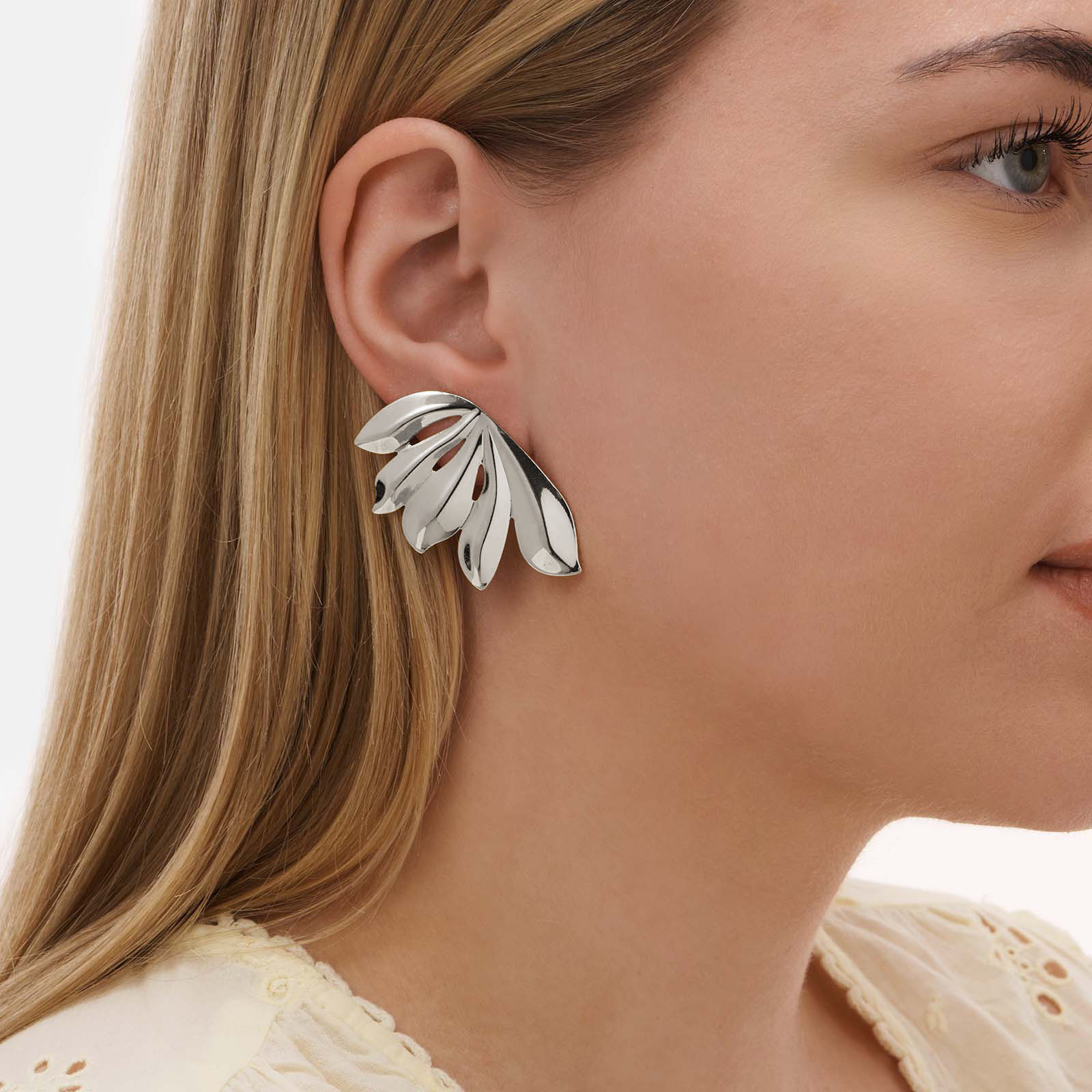 Silverfärgade örhängen, fem blad - 47 mm