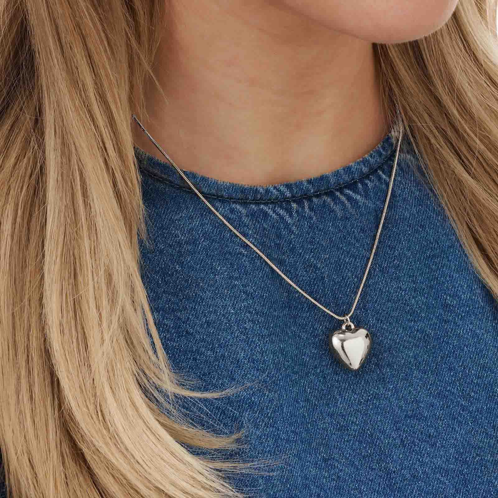 Silverfärgat halsband, hjärta, 46,5+7cm