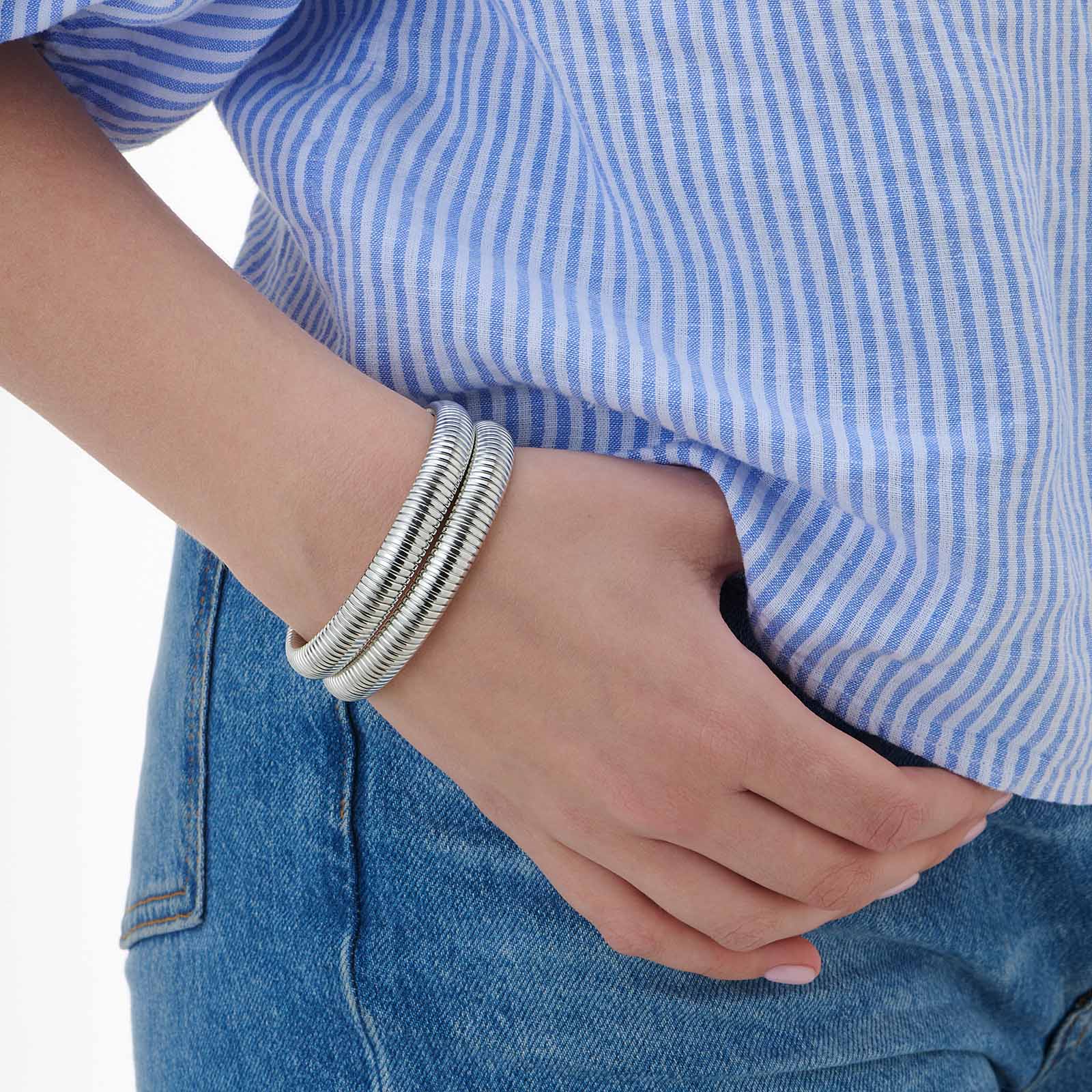 2-pack silverfärgade flexibla armband, bangles
