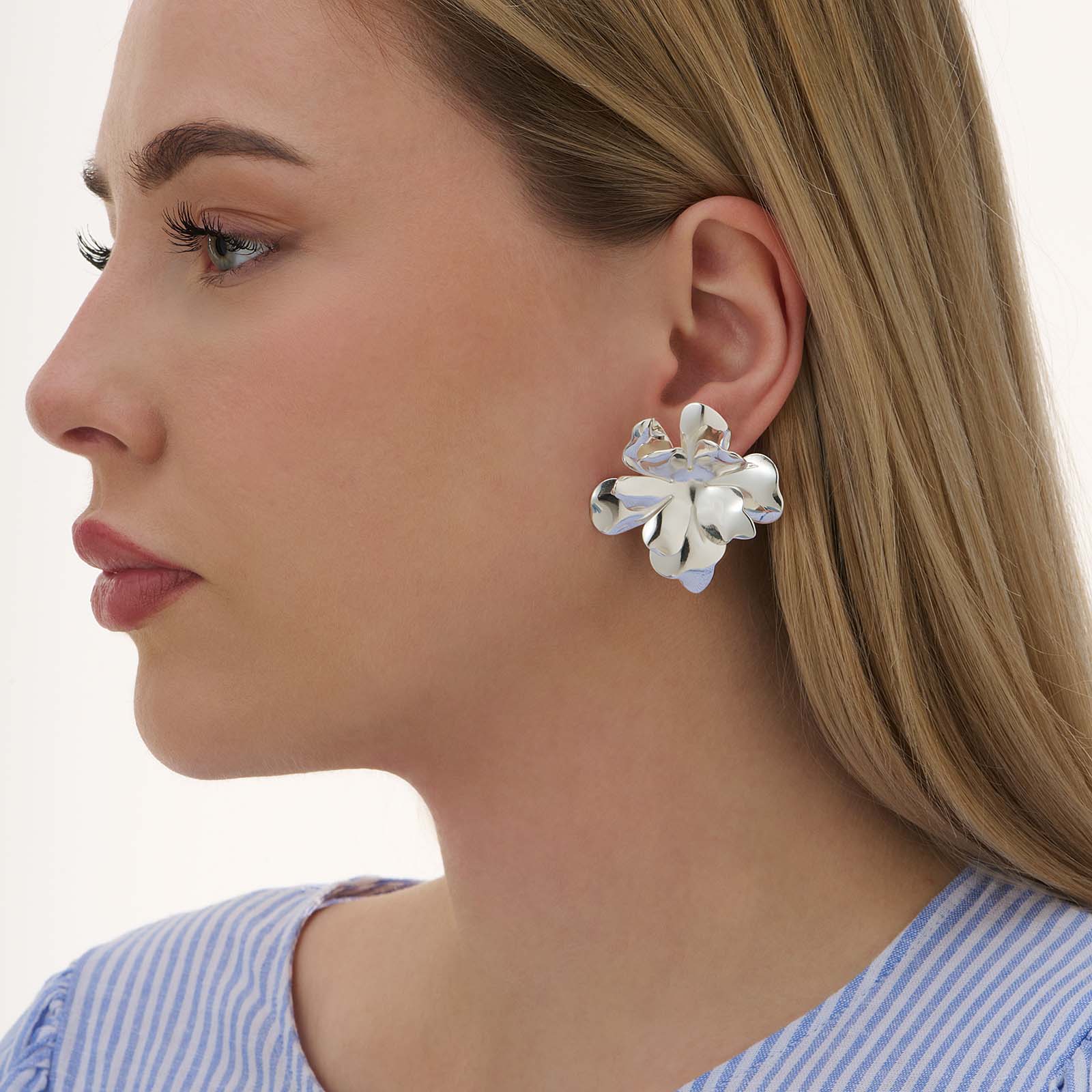 Silverpläterade örhängen, blommor 45x43 mm