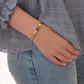 Guldpläterat stålarmband, bangle 6 mm med hjärtan