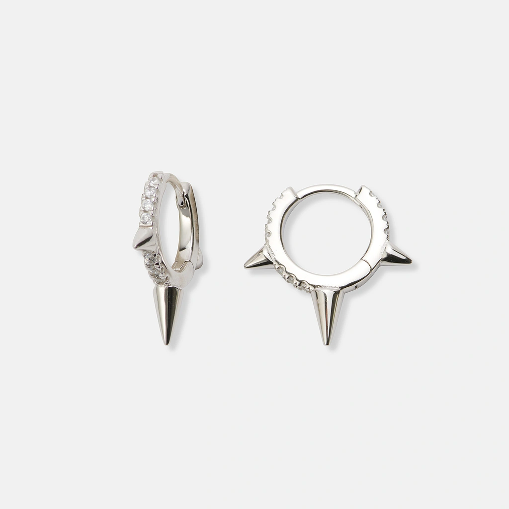 Silverörhängen hoops med tre spikes - 18mm