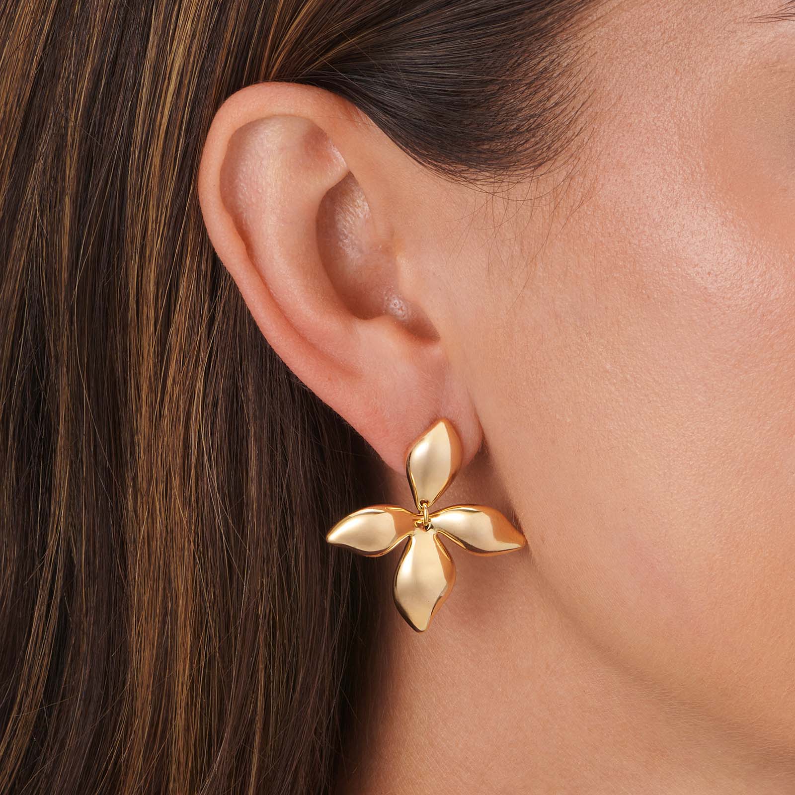 Guldfärgade örhängen, fyrbladiga blommor - 35 mm Guldfärgade örhängen, fyrbladiga blommor - 35 mm