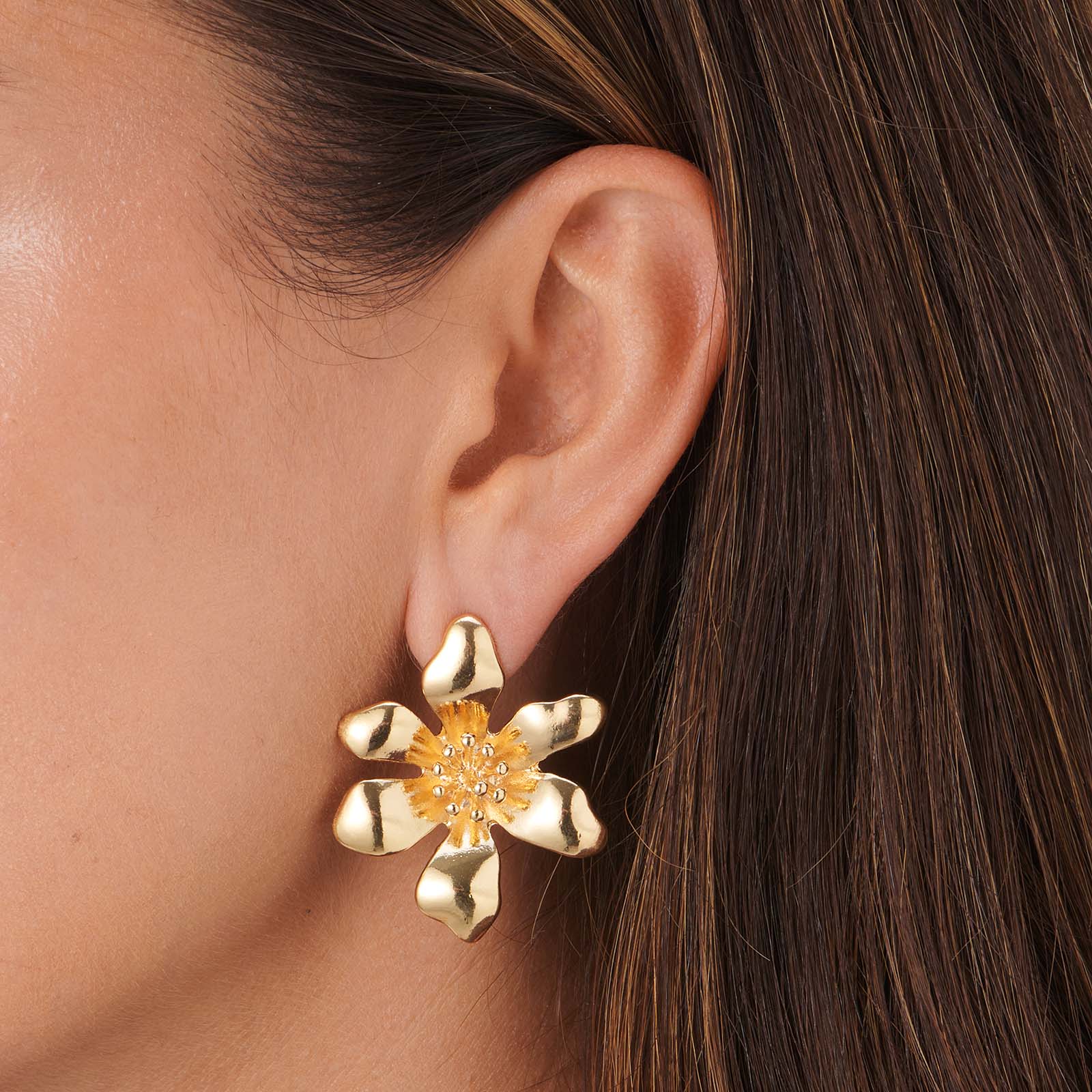 Guldfärgade örhängen stor blomma - 40 mm Guldfärgade örhängen stor blomma - 40 mm