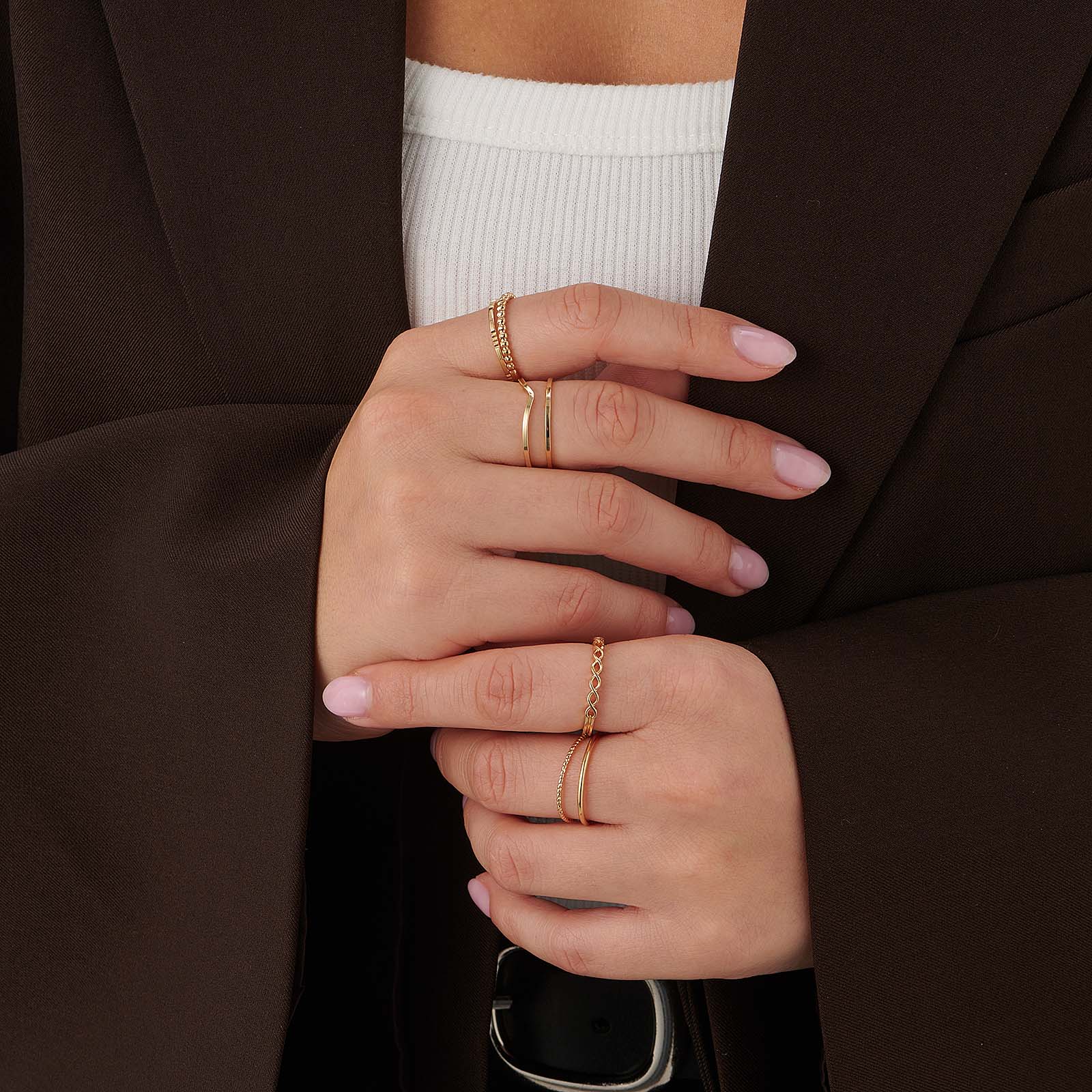 7-pack guldfärgade tunna ringar