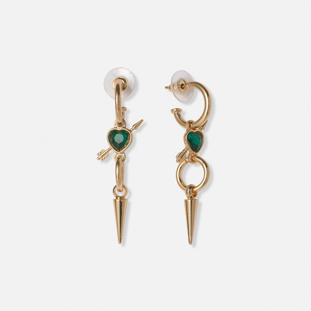 Guldfärgade örhängen, grönt hjärta med pil - 50mm