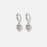 Silverfärgade små hoops med hängande hjärtan - 25mm