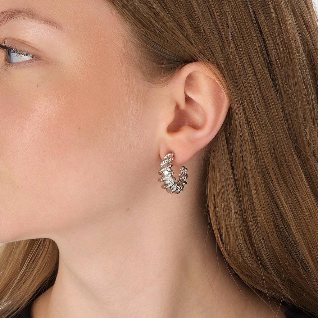 Silverfärgade hoops, vridna - 25 mm