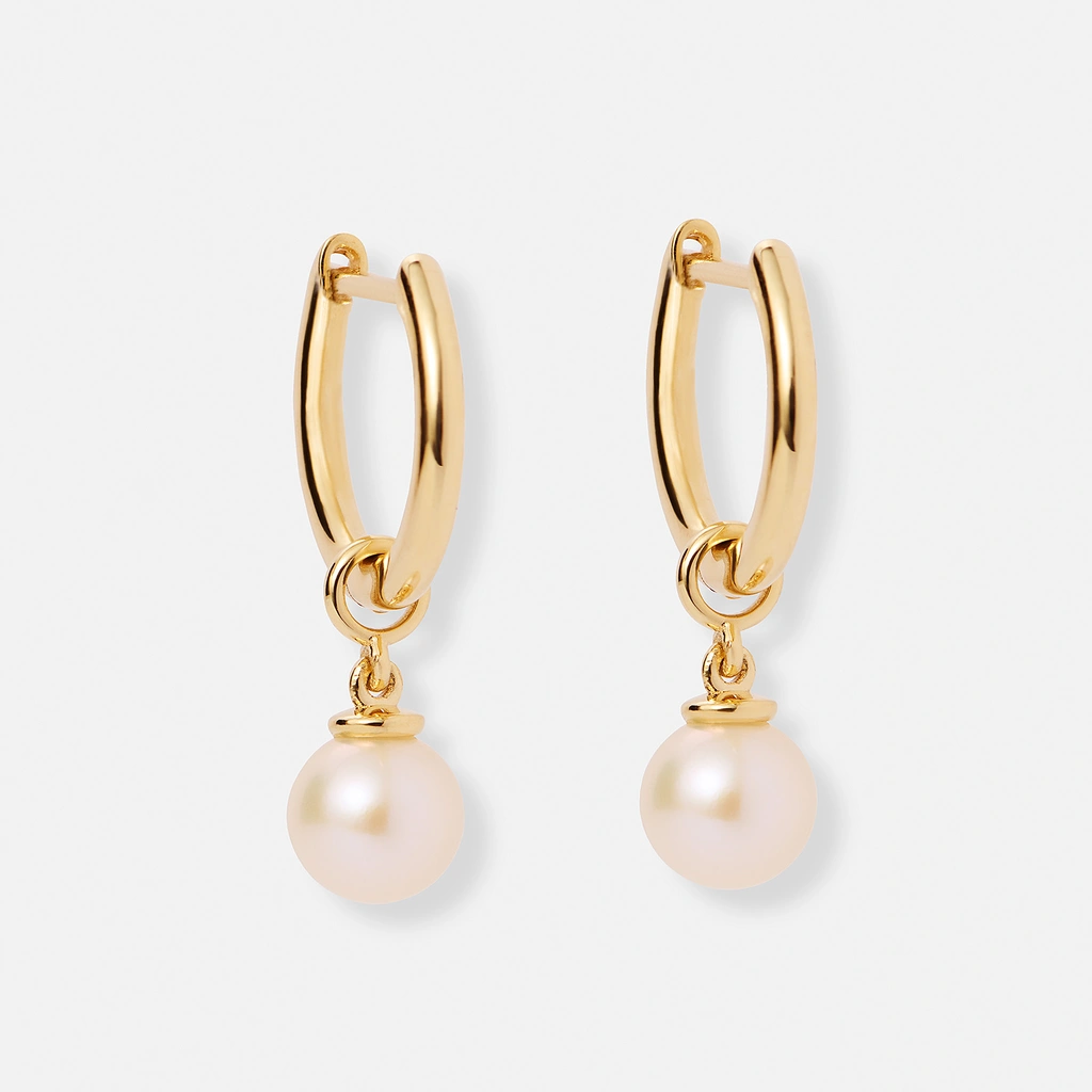 Je t´aime örhängen 18K guld - Coraline Akoya