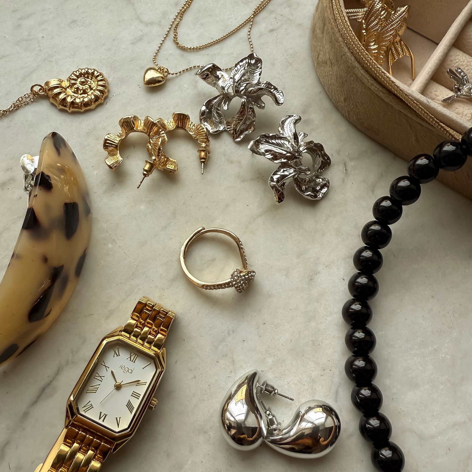 Guldfärgat halsband - två rader, hjärta