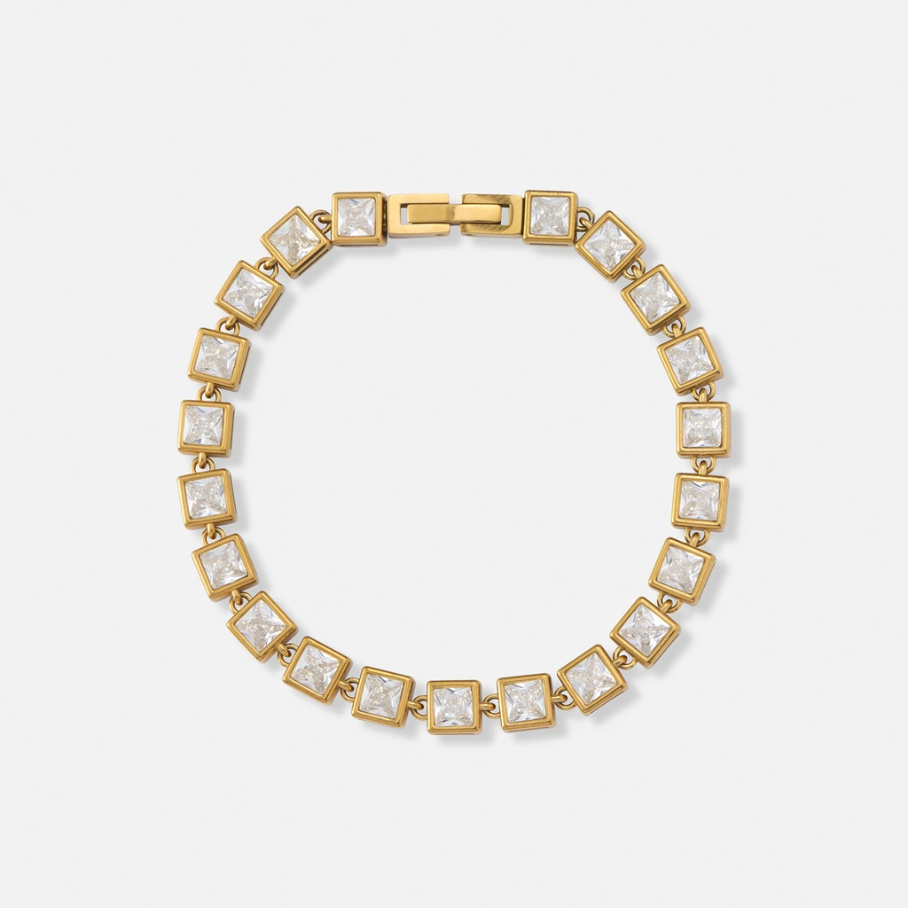Guldpläterat stålarmband med kvadratiska Kubisk Zirkonia - 17,5cm