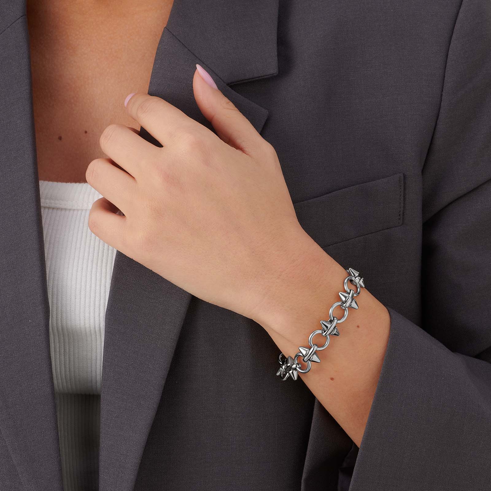 Stålarmband med nitar och ringar - 22cm