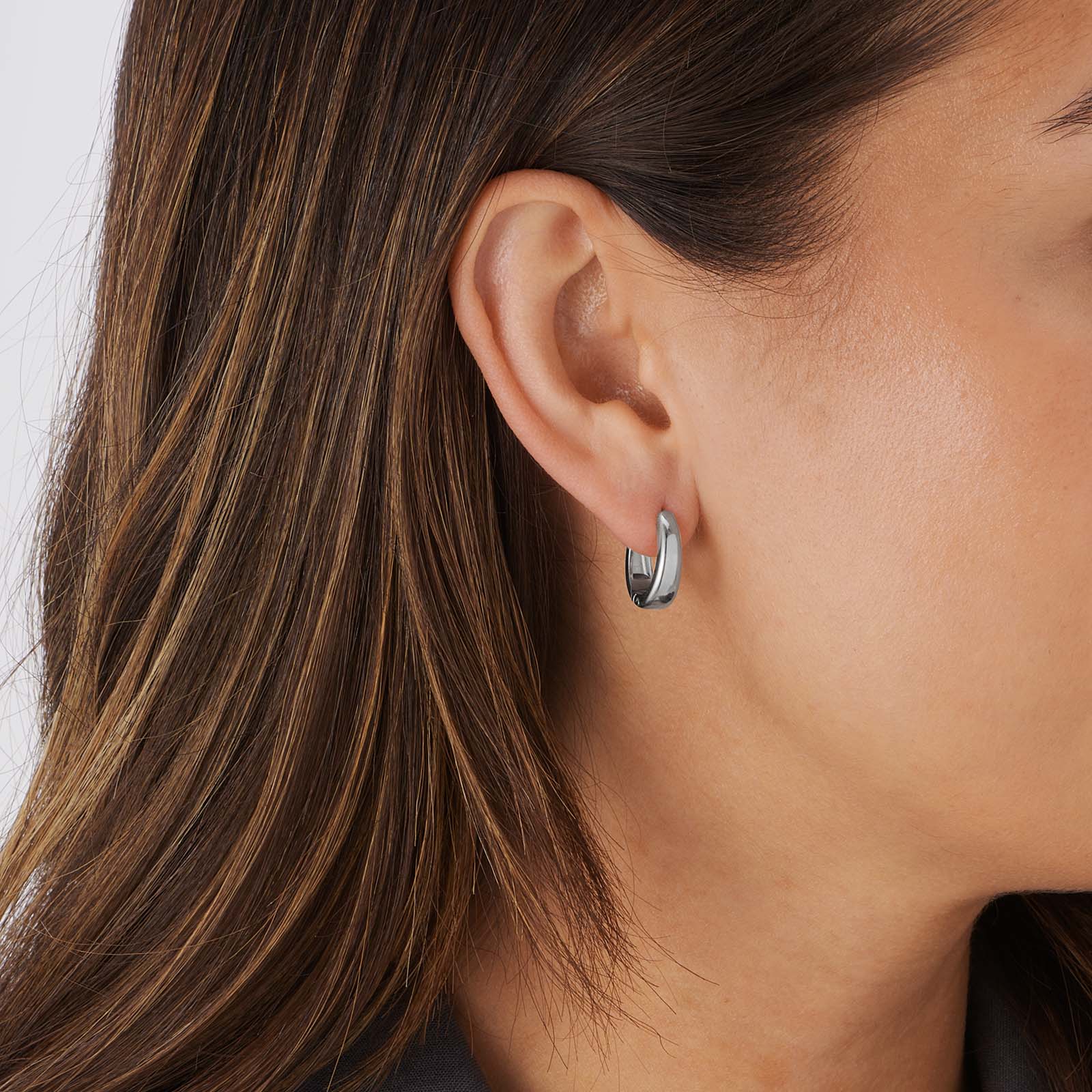 Stålörhängen, ovala docerade hoops - 16x13mm