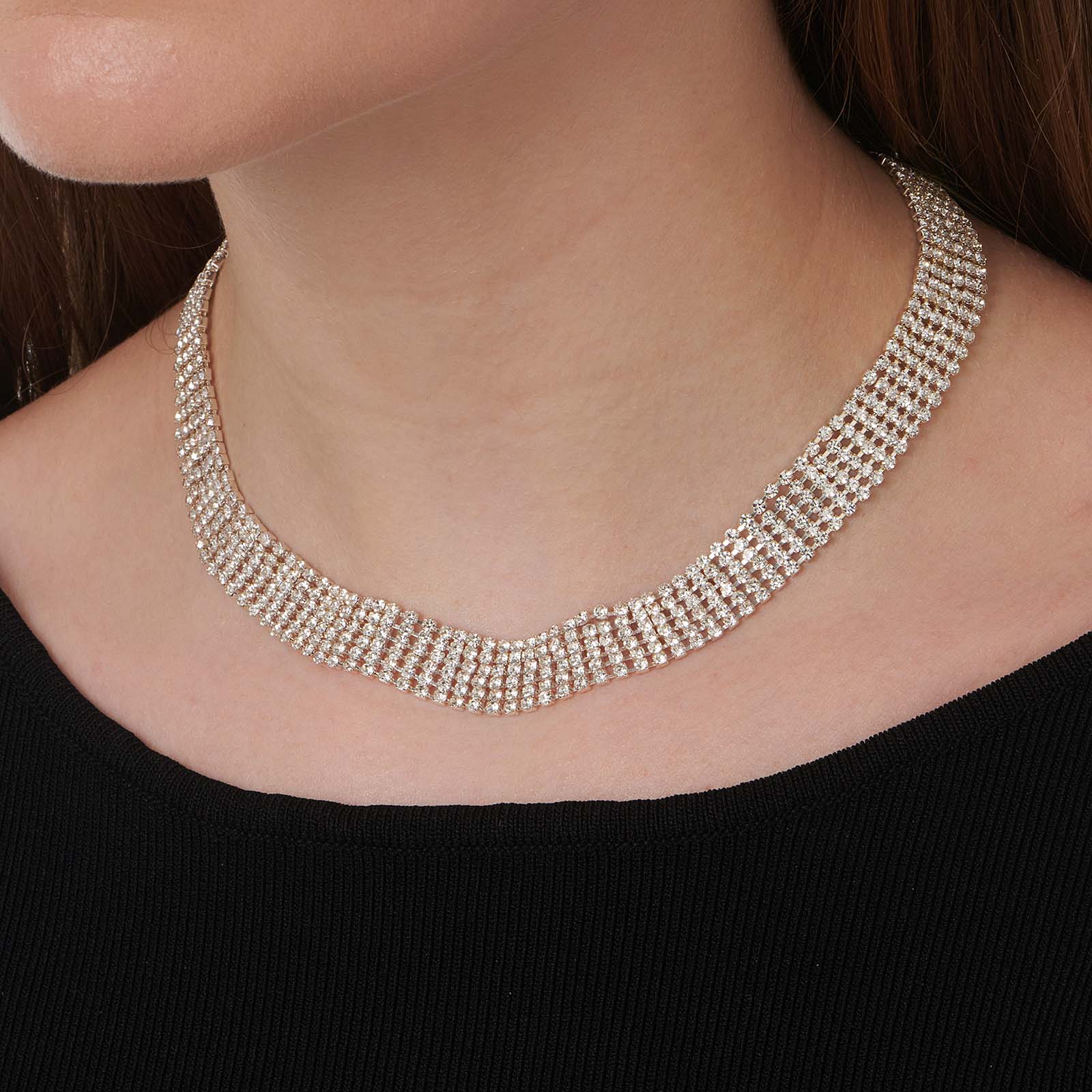 Silverfärgat halsband Red Carpet, sex rader strass – 35+8 cm