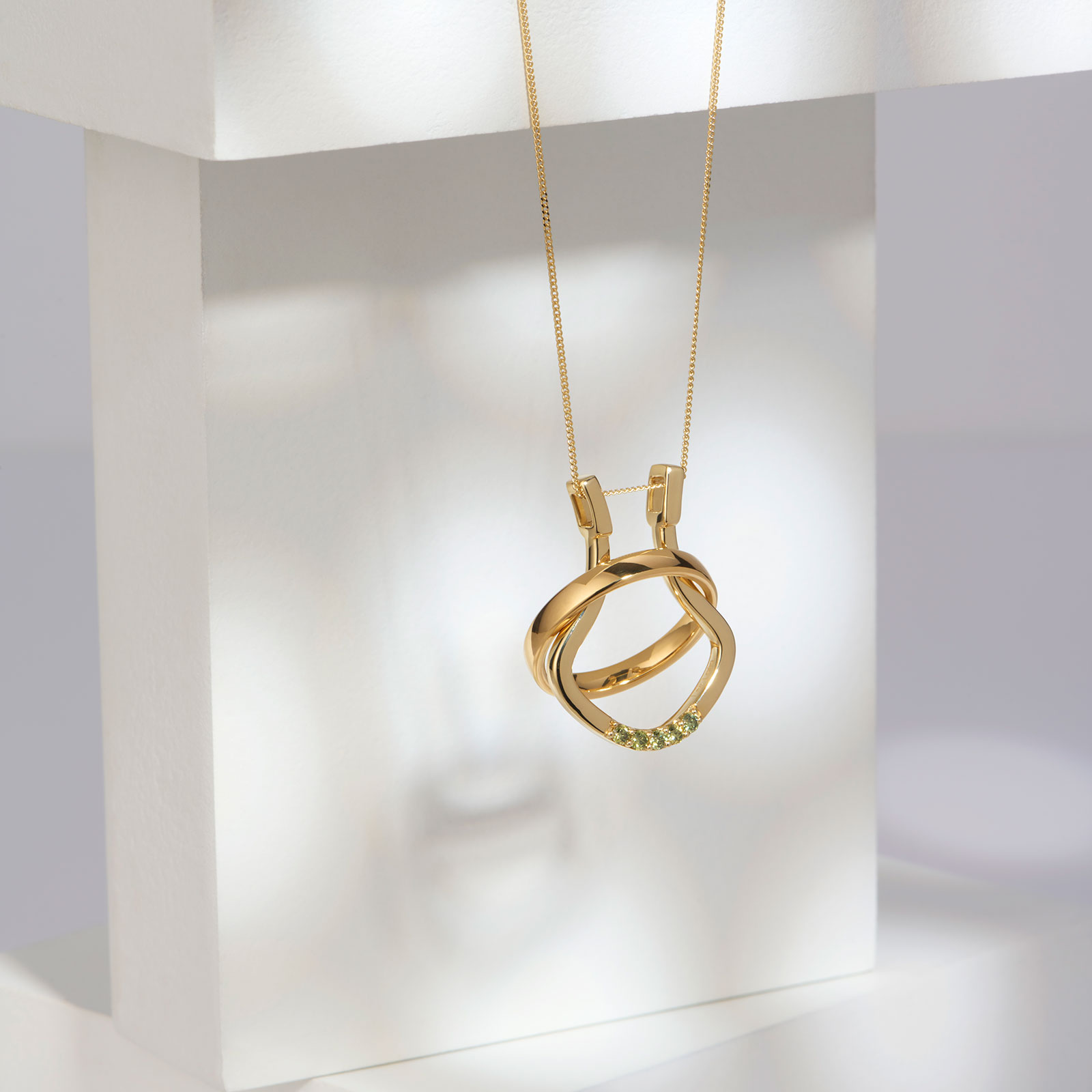 Je t´aime 9K guld ringhållare - Porte Bague Emerald