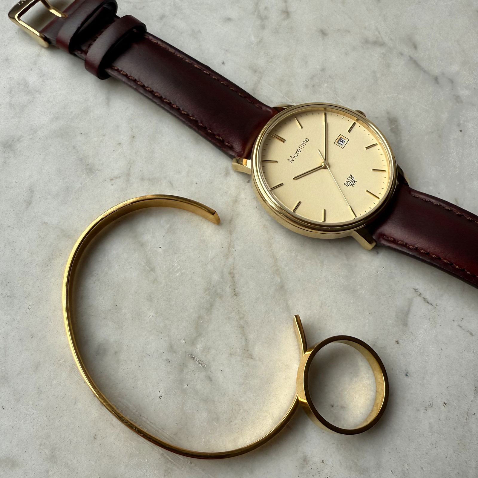 Guldpläterat stålarmband herr - matt Bangle, 5mm bred