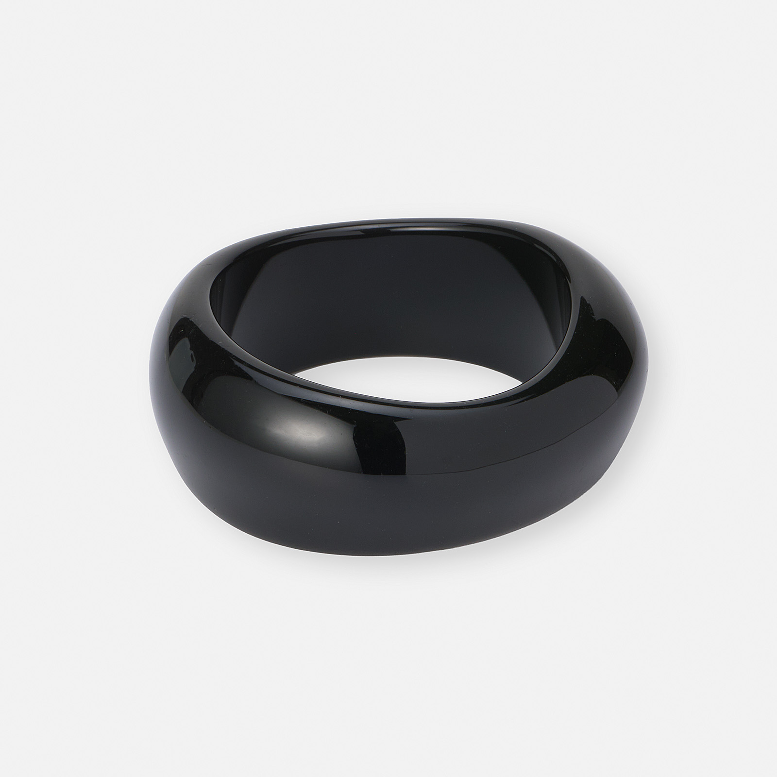 Stelt armband i svart resin - 3,5 cm brett, 63 mm i diameter