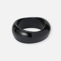Stelt armband i svart resin - 3,5 cm brett, 63 mm i diameter