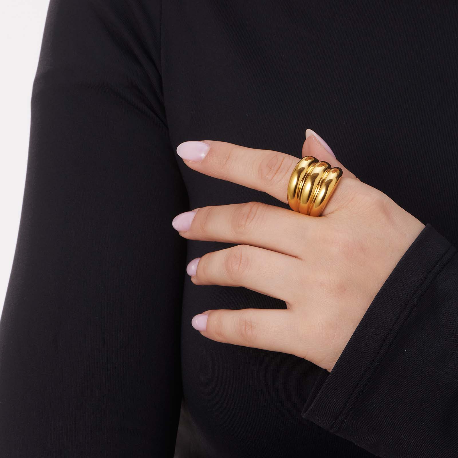 Guldfärgade ring, bred trebladig design - 19