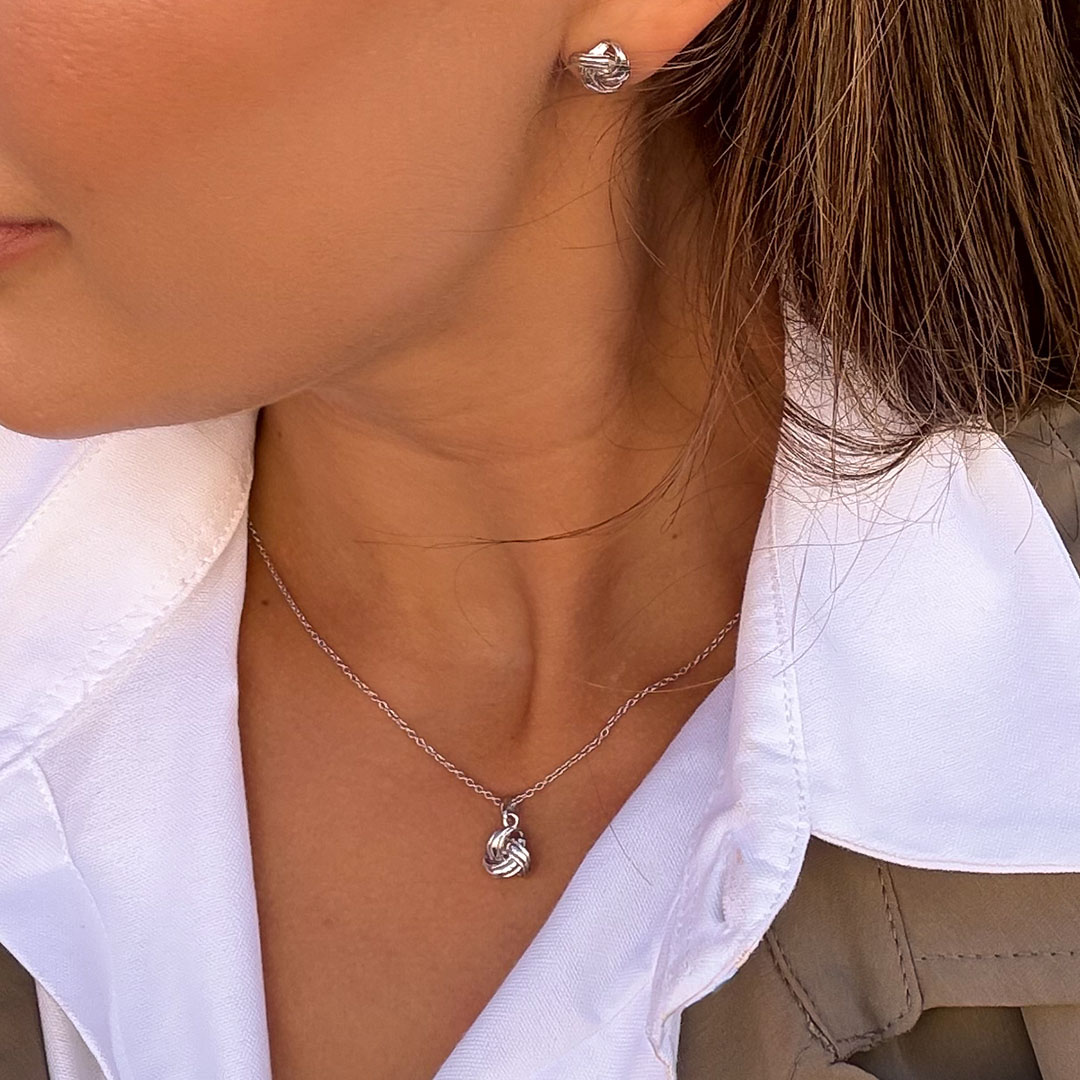 Set i äkta silver halsband & örhängen, evighetsknutar