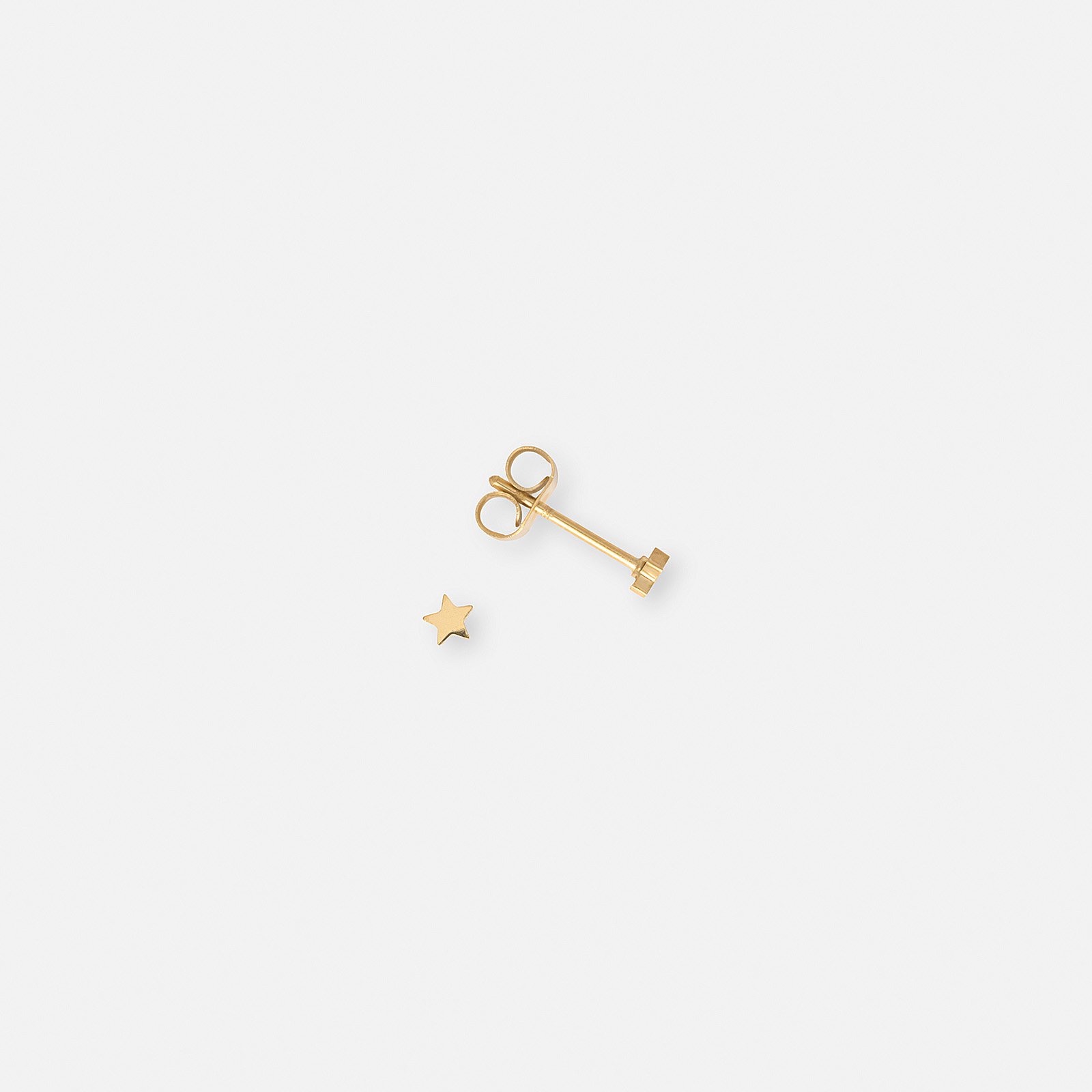 Örhängen i guldpläterat stål - stjärna, 3 mm
