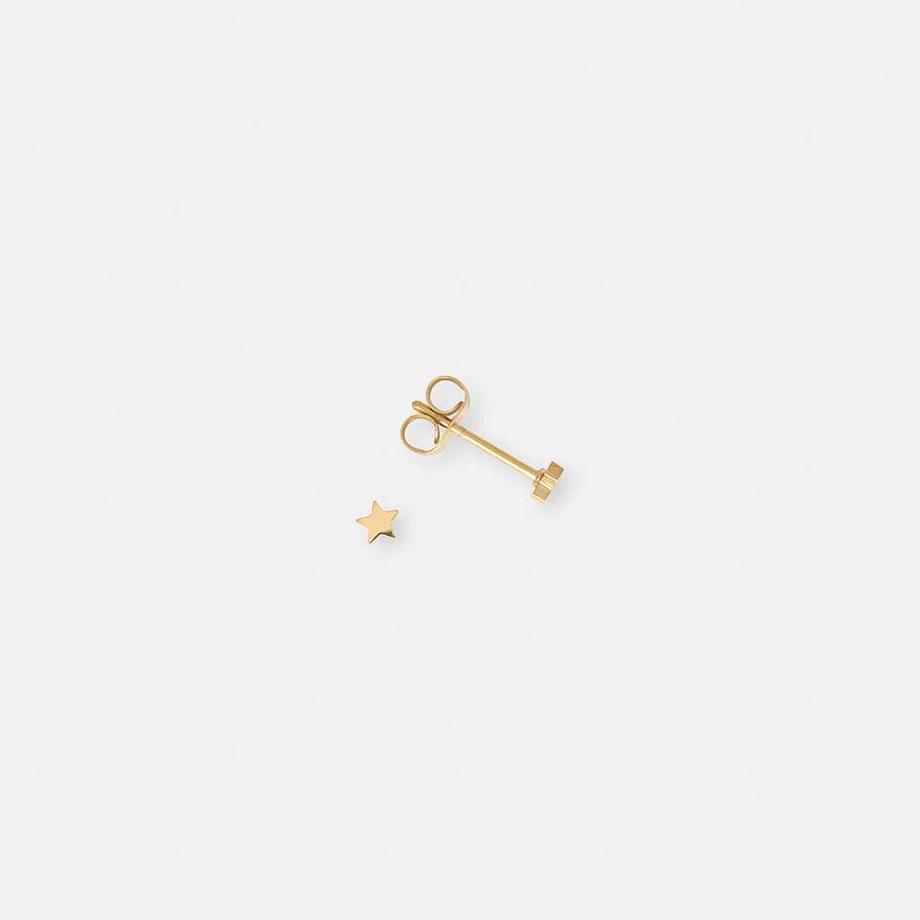 Örhängen i guldpläterat stål - stjärna, 3 mm
