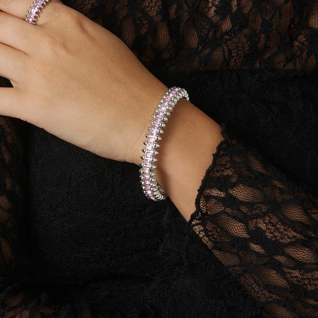 Silverfärgat armband Spike Noir, rosa stenar med nitar - Elastiskt