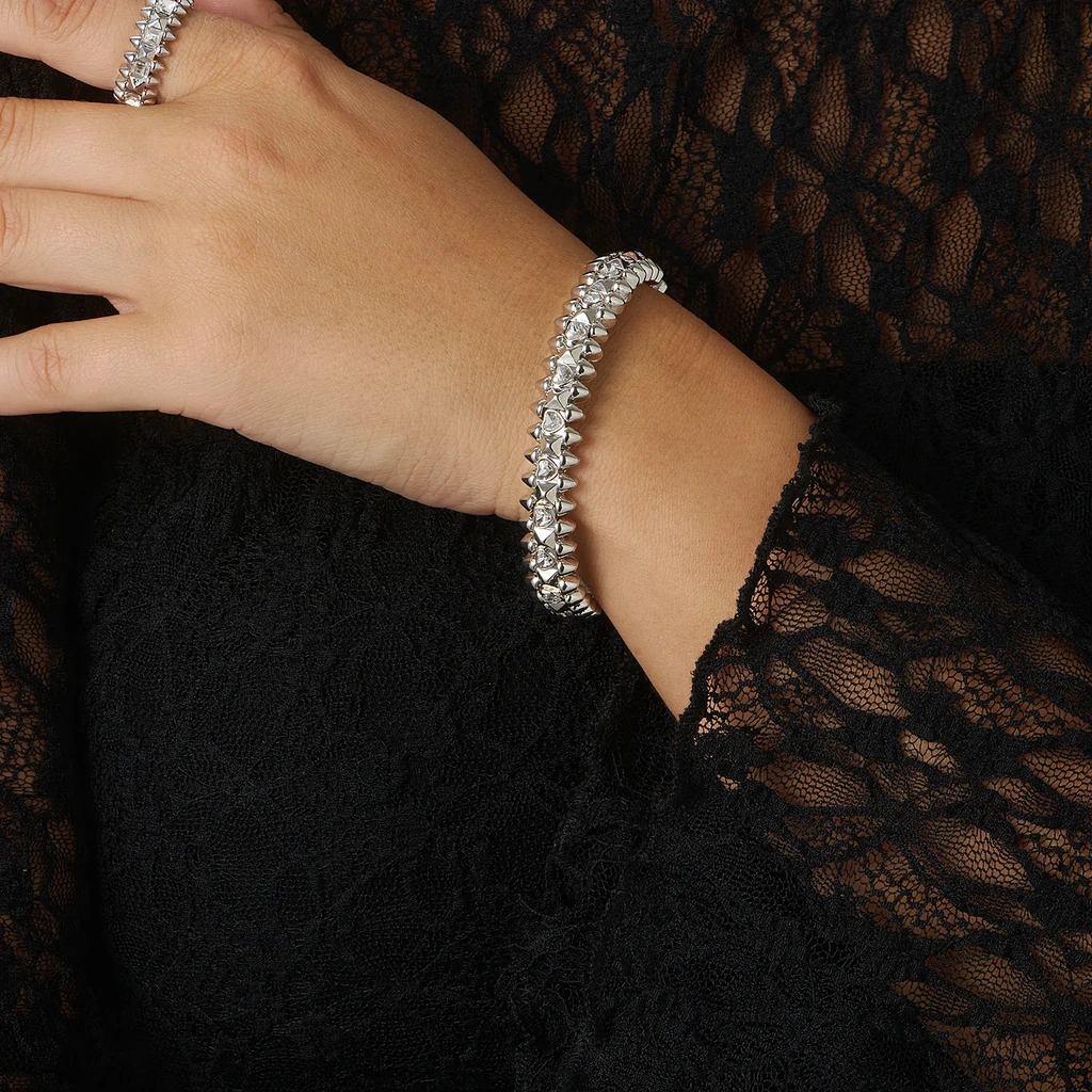 Silverfärgat armband Spike Noir, klara hjärtan - Elastiskt