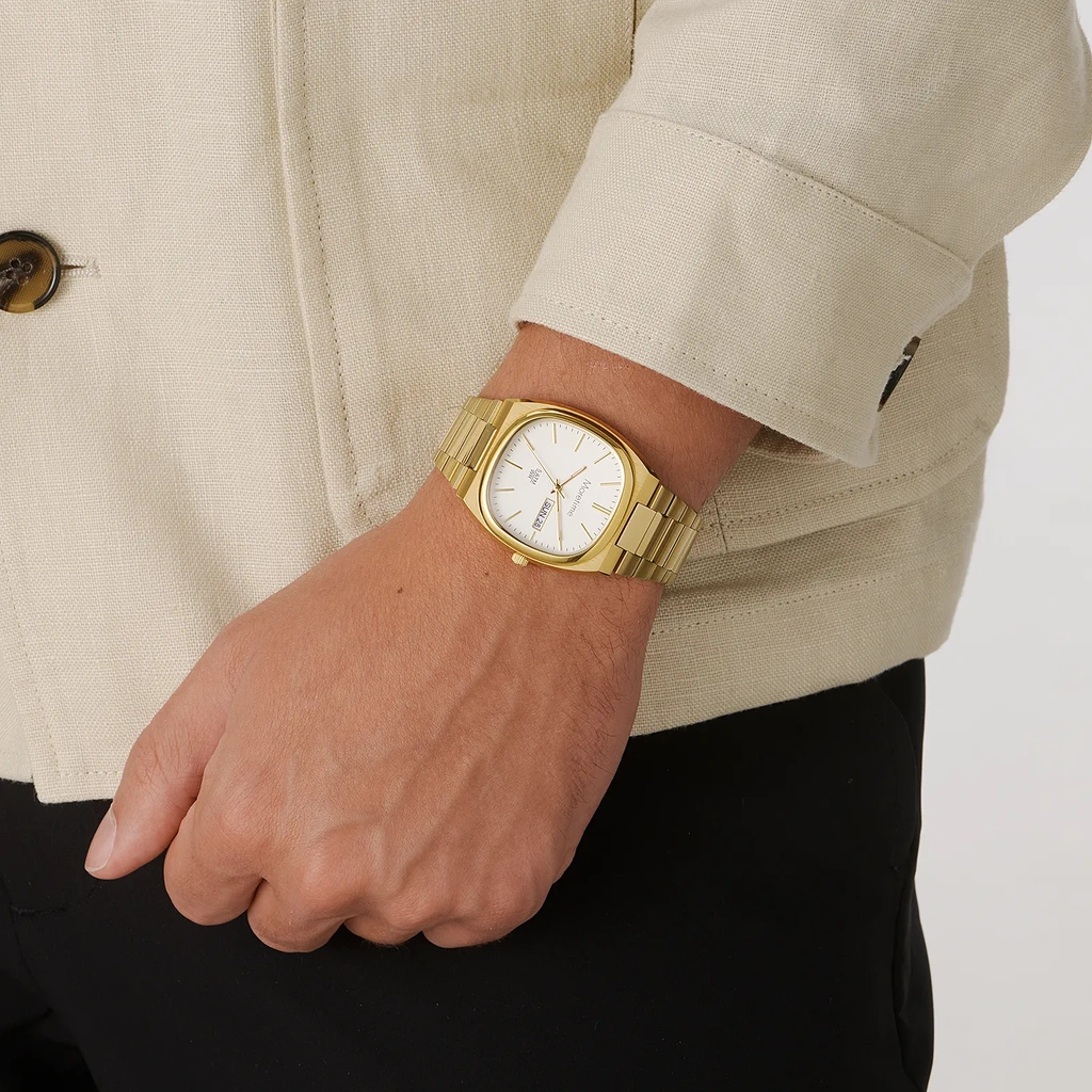 Moretime damklocka vit/guld, metallband - M44747-132