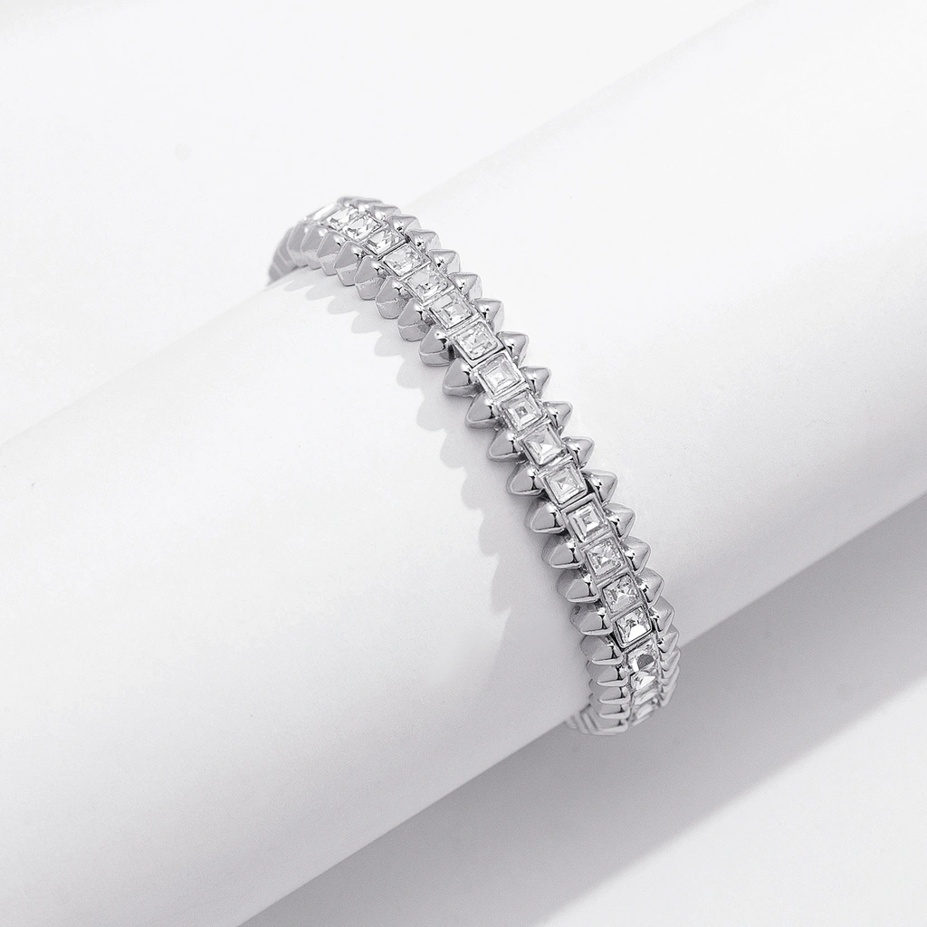 Silverfärgat armband Spike Noir, klara stenar med nitar - Elastiskt