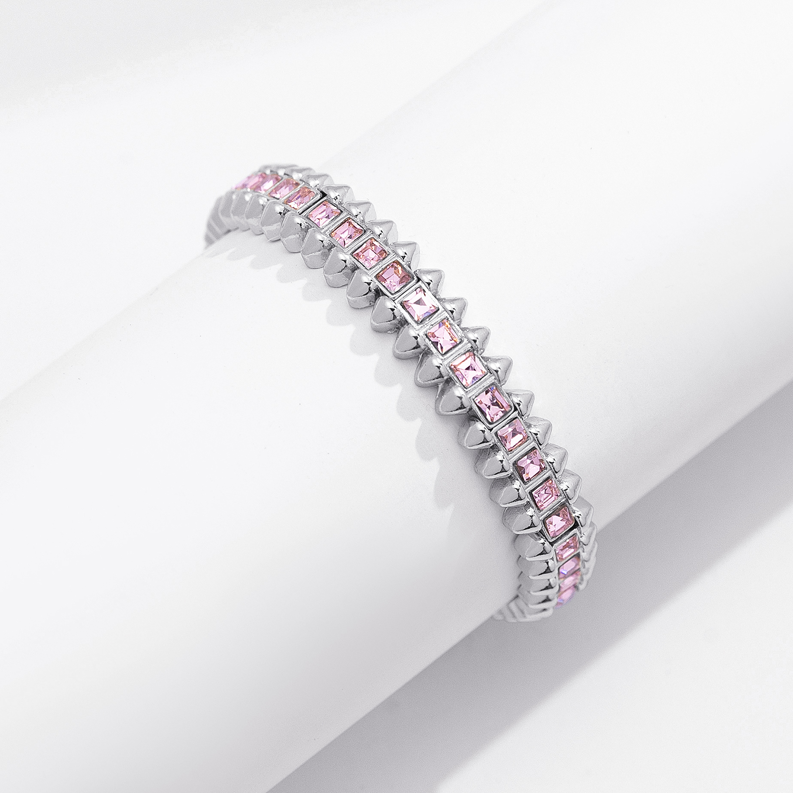 Silverfärgat armband Spike Noir, rosa stenar med nitar - Elastiskt