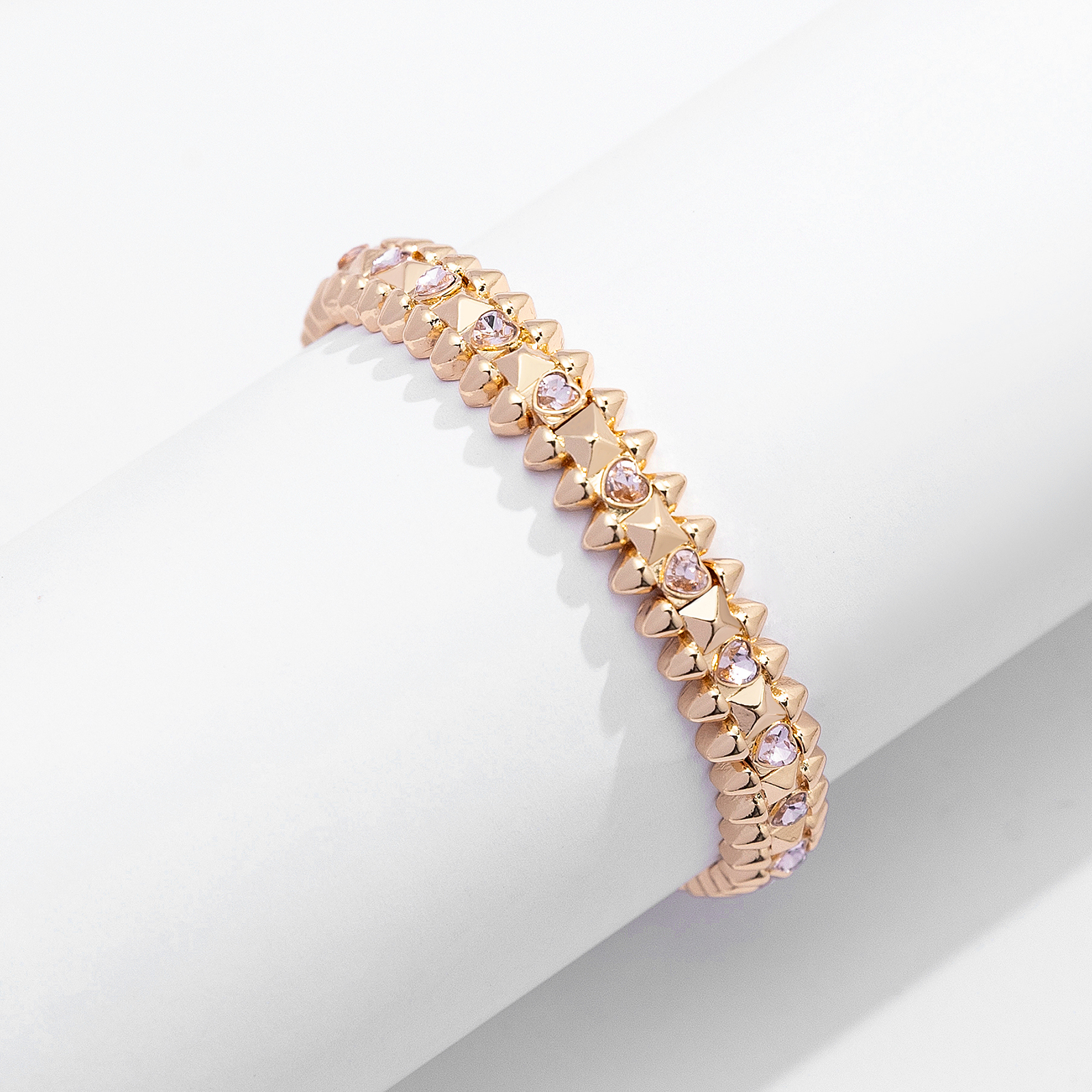 Guldfärgat armband Spike Noir, rosa hjärtan - Elastiskt