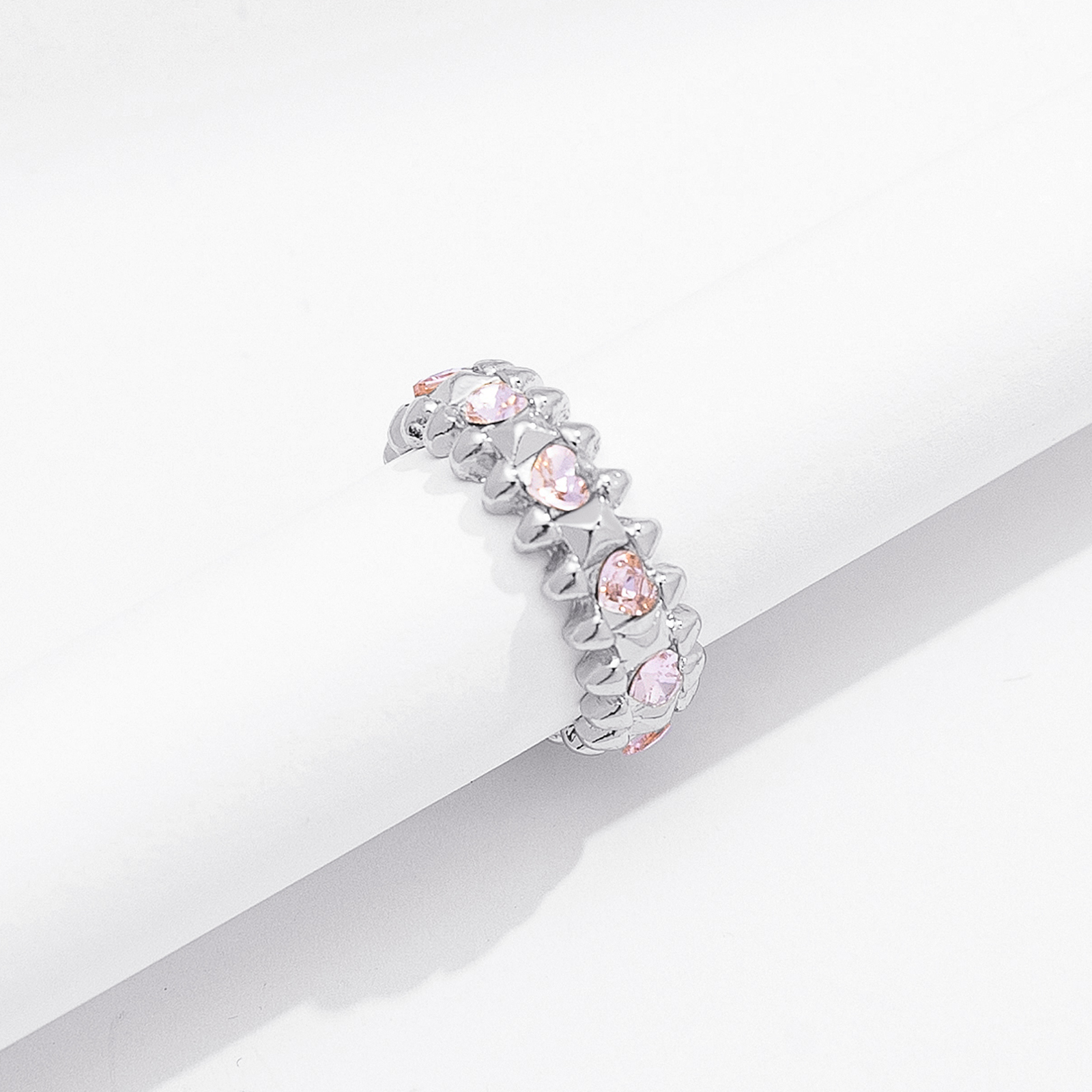 Silverfärgad ring Spike Noir, rosa hjärtan - 18 mm
