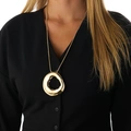 Guldfärgat halsband, ormkedja med hammrad ring - 66+7 cm
