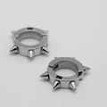 Örhängen stål: Ear cuff med nitar - one size