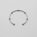 Armband i guldpläterat stål, bangle med boll - 2,5 x 66,5 mm