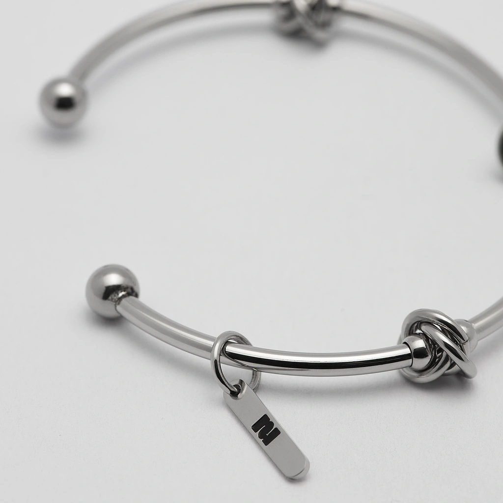 Armband i stål, bangle med knutar - 2,5 x 66,5 mm