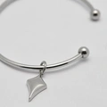 Armband i stål, bangle med pil - 2,5 mm x 66,5 mm