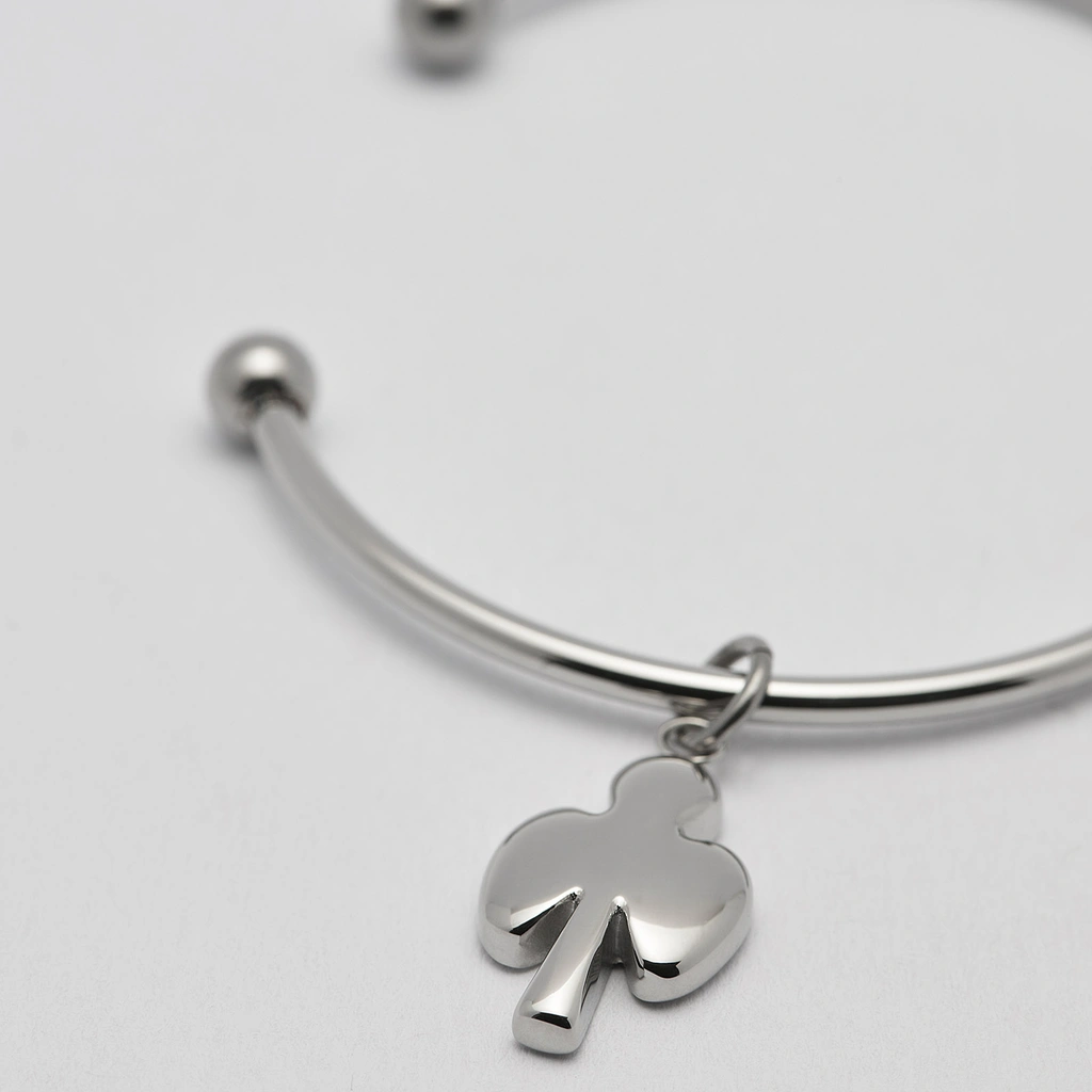 Armband i stål, bangle med klöver - 2,5 mm x 66,5 mm