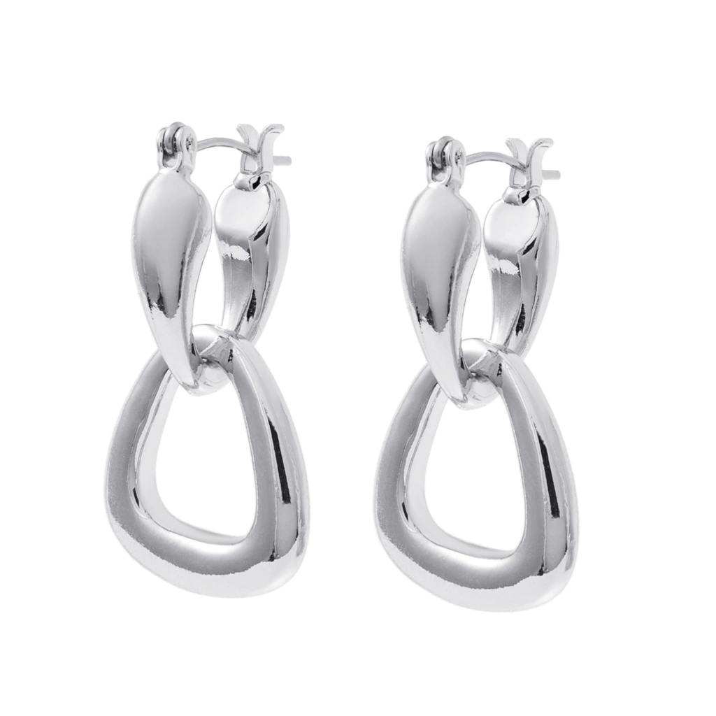 Silverfärgade örhängen, triangulära hoops - 1,5x3 cm